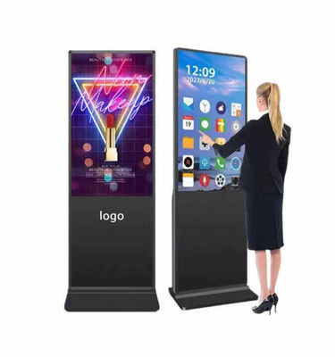 เครื่องเล่นโฆษณา LCD ขนาด 55 นิ้วภายในห้อง พร้อมการออกแบบที่ยืนบนพื้นและป้ายดิจิตอล