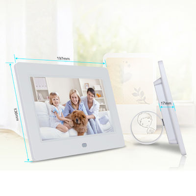 มีหลายภาษา 7 นิ้ว LCD ภาพดิจิตอลกรอบ 250cdm2 ด้วยอัตโนมัติ Slideshow